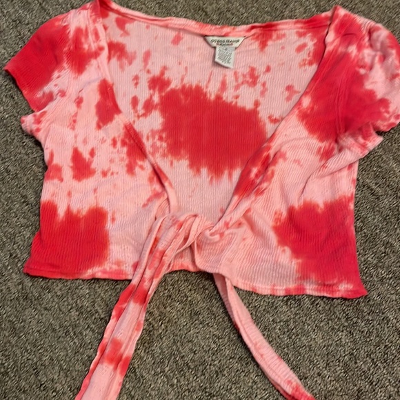 Great preowned condition guess size L tie front short sleeve halter top pink TD - Picture 3 of 4